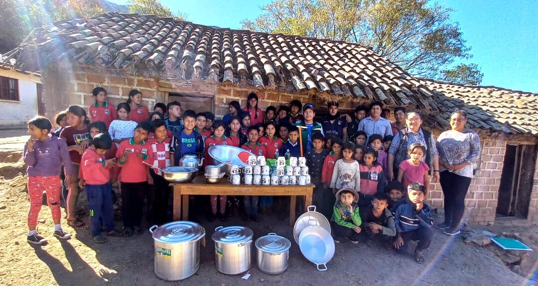 FILAC entrega dotación de materiales de cocina a siete internados escolares de Villa Azurduy